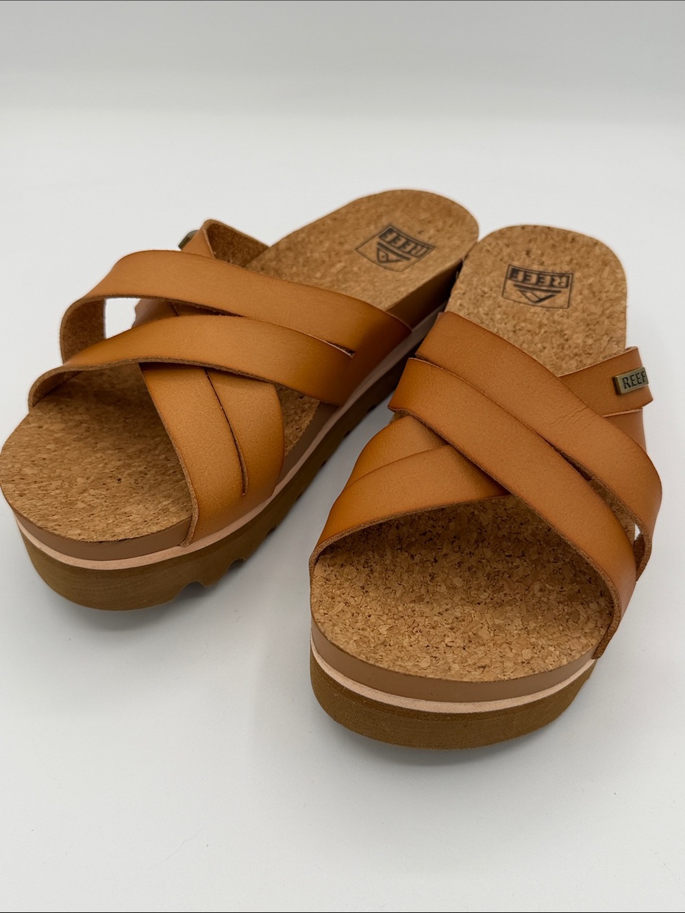 Reef Cushion Bloom Hi, natural